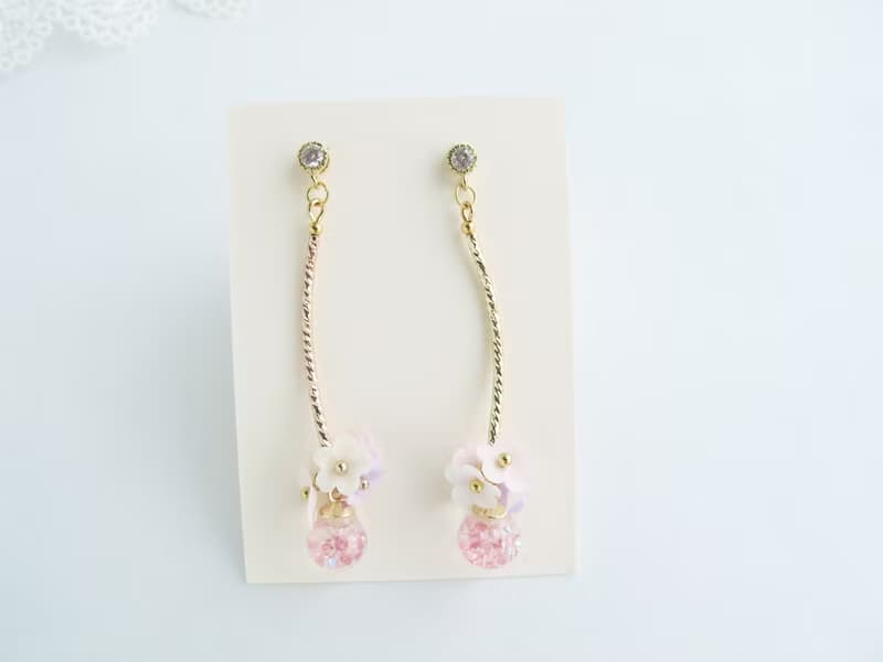 Rosy Garden 閃亮彎彎小花流沙水晶球耳環 可換耳夾