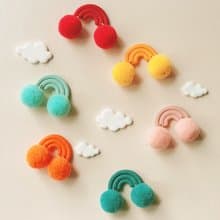 bi playful//彩虹小毛球手工軟陶耳環
