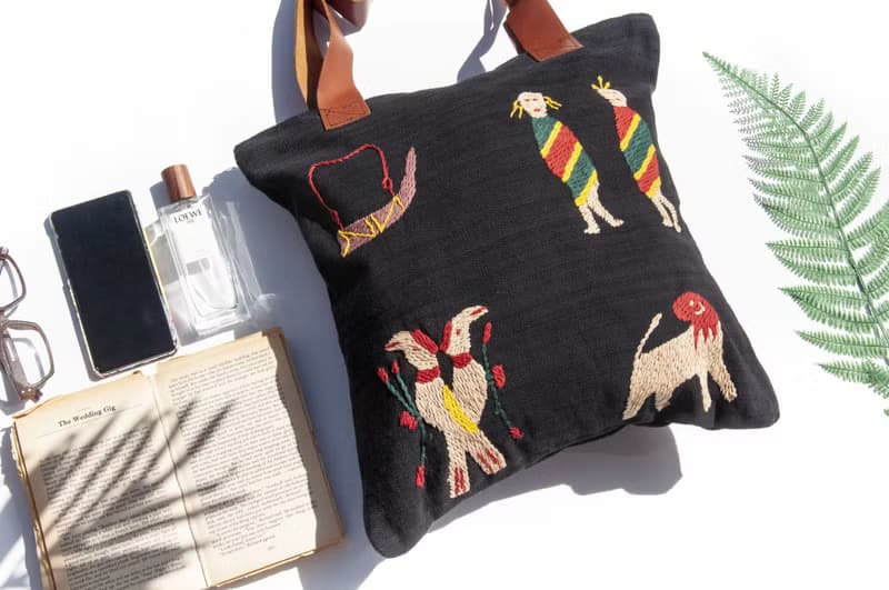 手縫純棉布側背包 刺繡手提包 手工刺繡肩背包 手繡包-彩虹動物