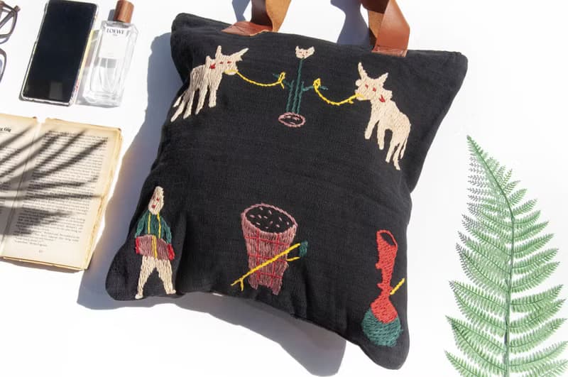 手縫純棉布側背包 刺繡手提包 手工刺繡肩背包 手繡包-彩虹動物