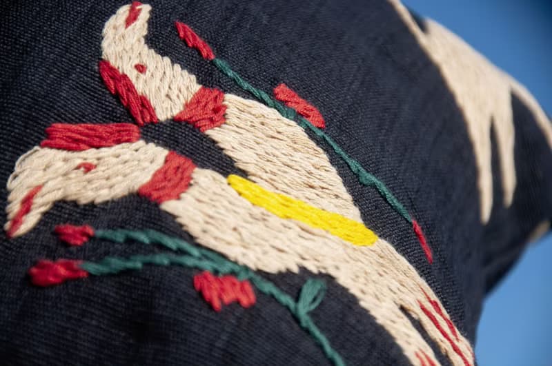 手縫純棉布側背包 刺繡手提包 手工刺繡肩背包 手繡包-彩虹動物
