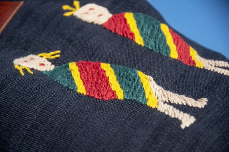 手縫純棉布側背包 刺繡手提包 手工刺繡肩背包 手繡包-彩虹動物