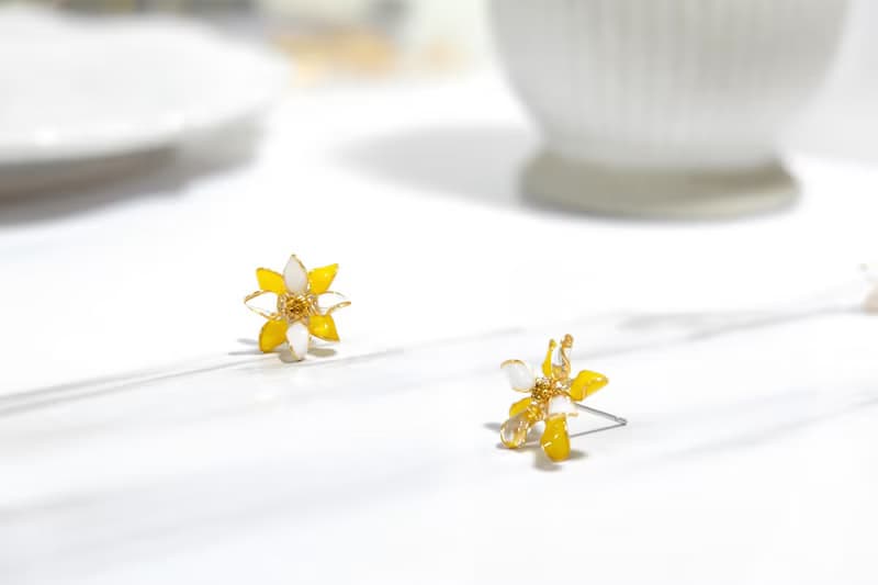 耳針/耳夾水晶花-飛舞飄揚(三色)-光點飾品