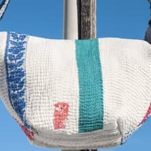 隨身腰包 古布腰包 手工刺繡側背包 斜背包 胸前隨身包 單肩包-白