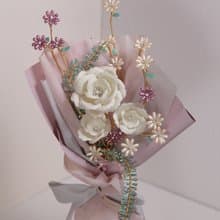 手工綢緞玫瑰珍珠花束