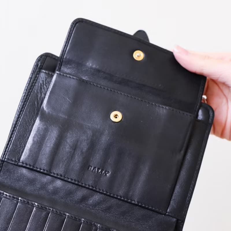 Vintage Bally 黑色絎縫小羊皮中夾