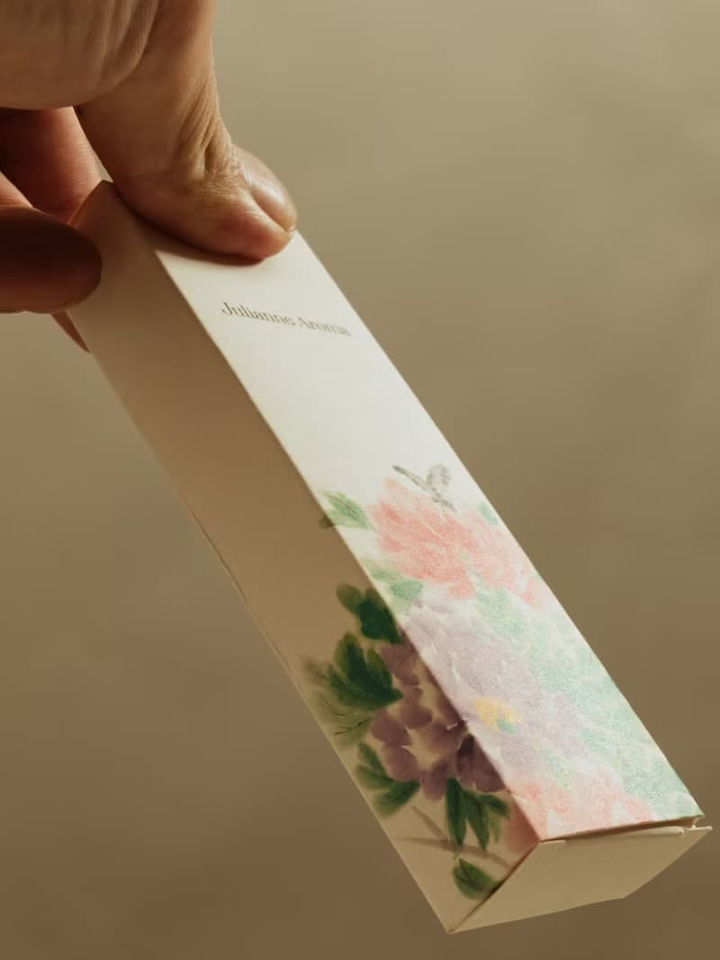 小花茉莉香水 | 眼神帶笑的溫柔 純真愛神 EROS