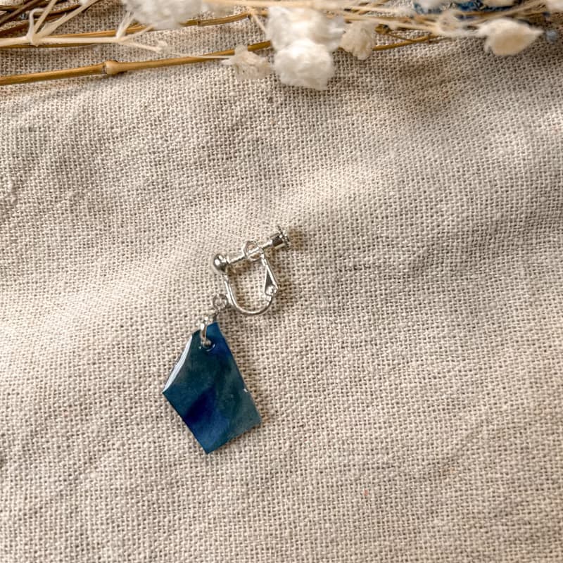 鷹翅藍天 / 不規則幾何 / 手繪【熱縮片】耳飾