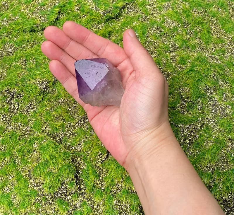 能量礦石-紫水晶骨幹 冥想 療癒  避邪化煞 吸收負能量 快速出貨