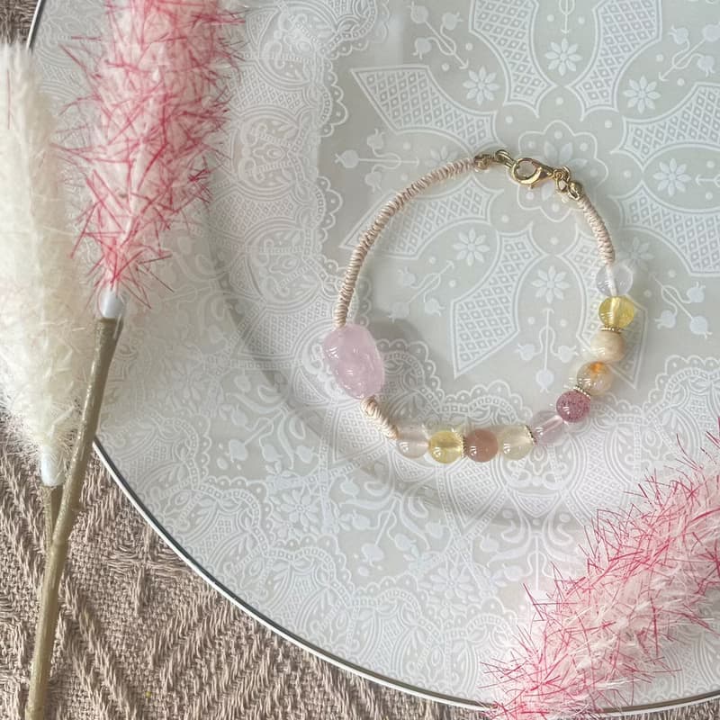 溫柔招桃花扣式編織手鍊