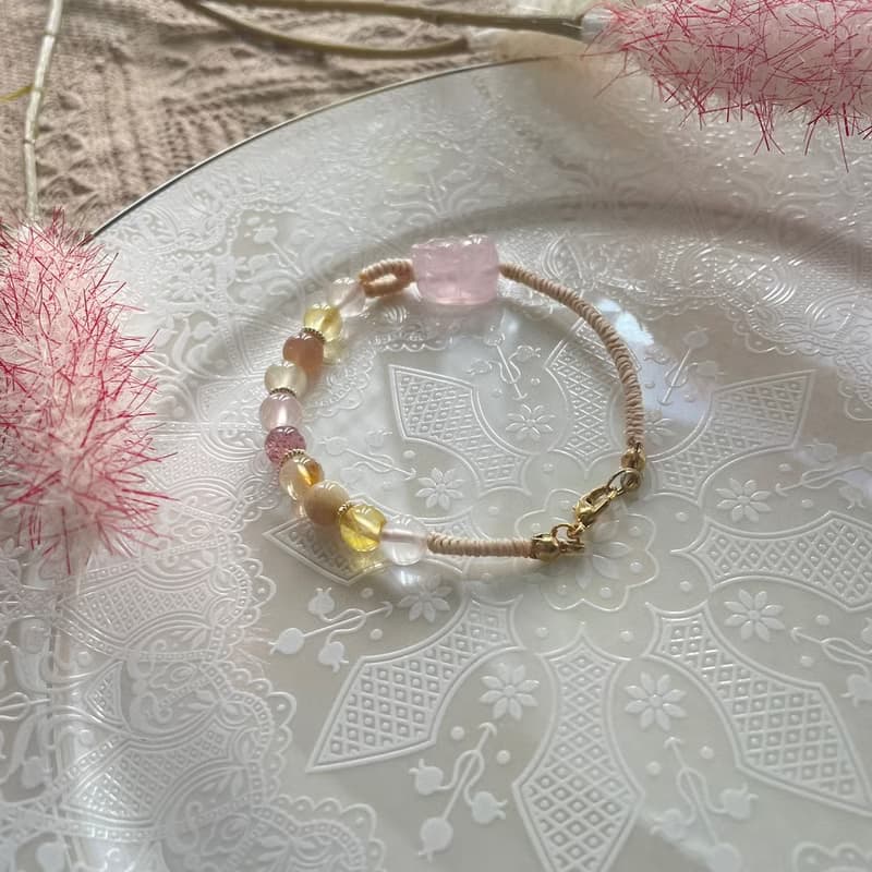 溫柔招桃花扣式編織手鍊