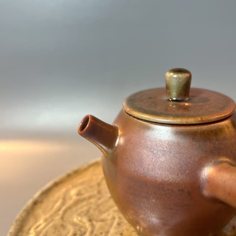 柴燒金彩玫瑰金側把茶壺 / 小平凡手作