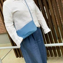 ONE　イタリアンレザー　青が好きな人のブルー　ワンシームレスポーチバッグ　OSP-TT-T