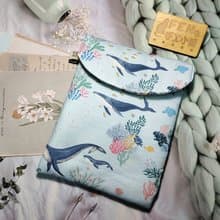 袋物系列-美國限量布薄棉布水藍海鯨魚款收納袋-7.8吋收納保護袋-