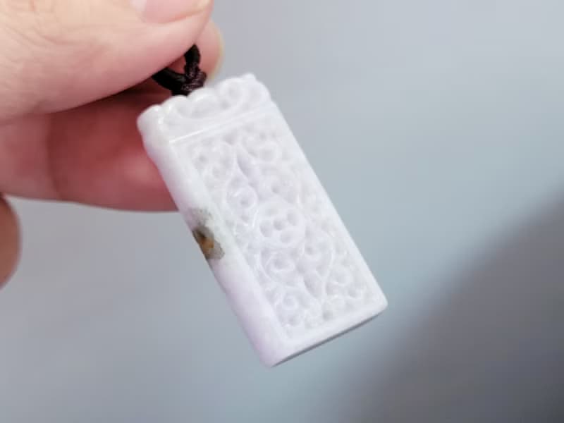 【親翠】天然翡翠 冰紫仿古花紋長方牌項鍊 | 茶色胎記 | 特色美