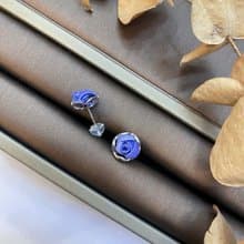 Re-Re蠶絲金工—單朵迷你玫瑰白金耳環 矢車菊藍