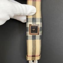 BURBERRY經典格菱紋 銀色錶殼 黑色錶盤 蝴蝶扣 古董錶 vintage
