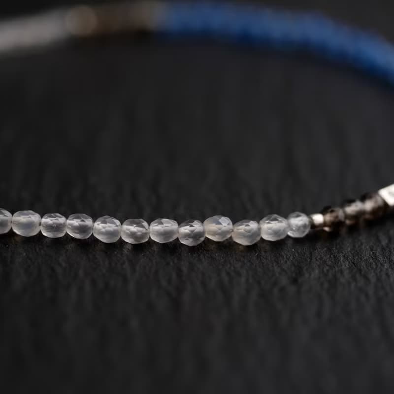 ブルーとグレーのオニキスのブレスレット