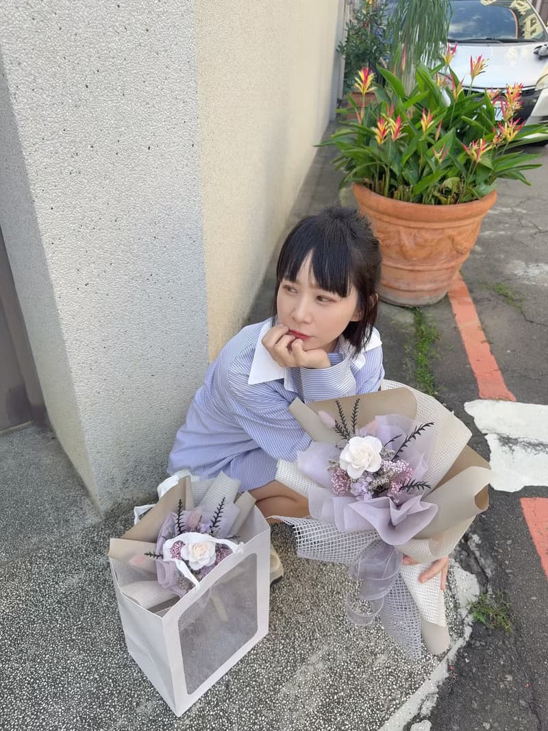 永生玫瑰花束-退役花藝師的閒暇時刻-禮藏的白色霧茫茫