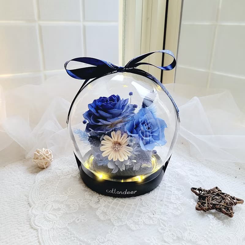 永生玫瑰玻璃球罩盅。有燈。附包裝。情人節禮盒。畢業