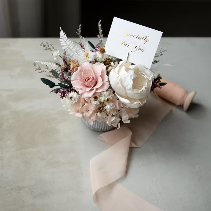 畢業花禮情人節花禮生日情人節花禮選煙燻粉玫瑰配白牡丹裸粉繡