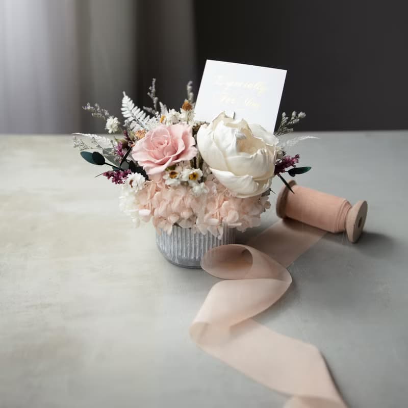 畢業花禮情人節花禮生日情人節花禮選煙燻粉玫瑰配白牡丹裸粉繡