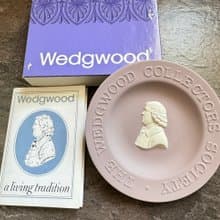 金銀寶貝  英國製經典瓷器 WEDGWOOD 乾燥玫瑰人物盤子