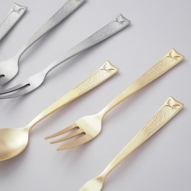 日本高桑金屬  日製貓頭鷹雕花不鏽鋼甜點叉匙3件組-多色可選