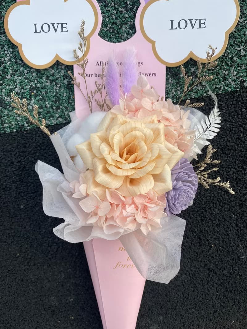 畢業花束 彩虹花盒 實木玫瑰花束