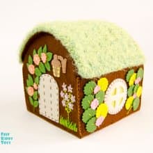 Dollhouse for mouse, cosy play house from felt
