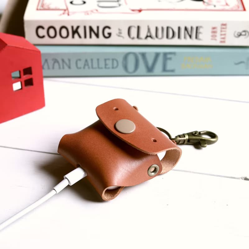 常見的Goody 勃根地酒紅真皮革手工 AirPods 保護套