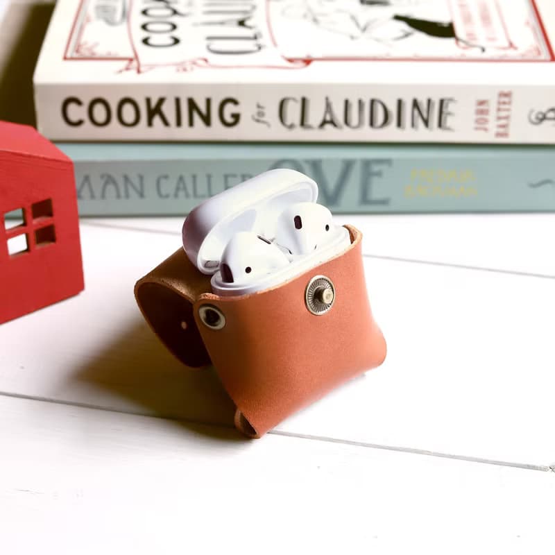 常見的Goody 勃根地酒紅真皮革手工 AirPods 保護套