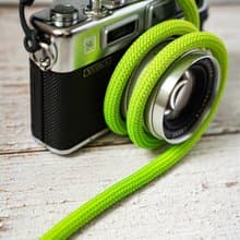 手工製造 青蛇瑩光綠 快拆扣8.7mm 登山繩真皮相機帶 (兩套快拆扣