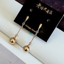 vintage jewelry  Trifari 簡約垂墜金球 夾式耳環