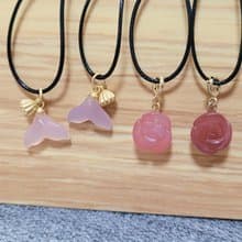 【親翠】天然南紅 粉豔玫瑰花 | 粉嫩魚尾巴皮繩鎖骨鏈 美麗大方