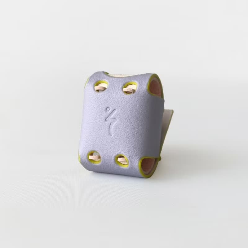 身を守る革のミニオブジェ【sisyu / ししゅ】(パープル×ベージュピンク×イエローグリーン)