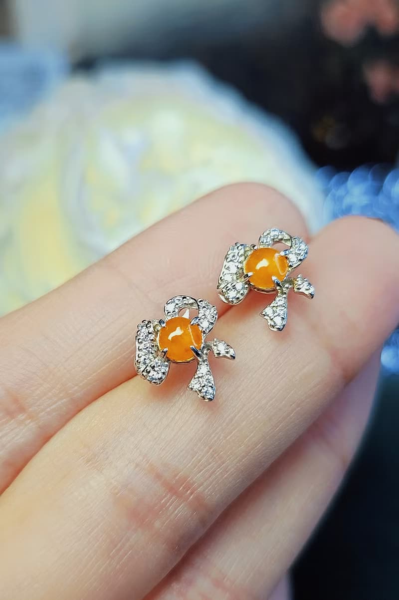 招財 送禮|法式甜美|高冰芬達黃翡蛋面4.5mm純銀鍍18k蝴蝶結耳環