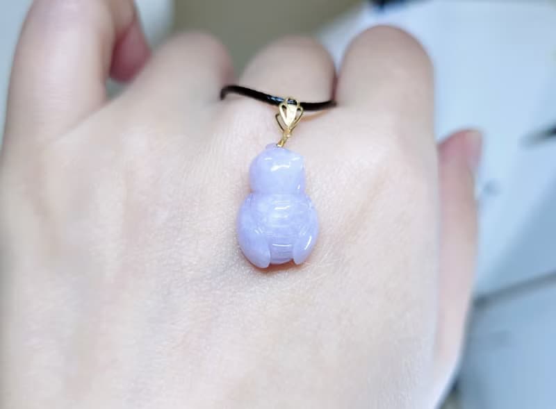 【親翠】天然翡翠 濃紫Q版蜜蜂18K金鎖頭鏈