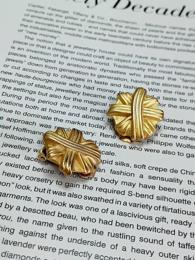 vintage jewelry  古典霧金立體緞帶結 夾式耳環