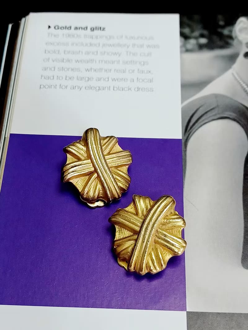 vintage jewelry  古典霧金立體緞帶結 夾式耳環