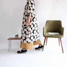 羽黑果子V領日式澎澎袖長版洋裝襯衫