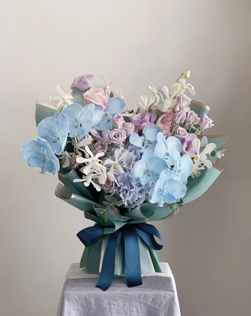 【鮮花】藍紫色蝴蝶蘭繡球鮮花花束