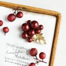 数量限定【ブローチ】ヴィンテージな真鍮 葉っぱ付きのお花・ボルドー