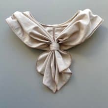 像圍巾一樣的圍嘴 STAIF cream beige