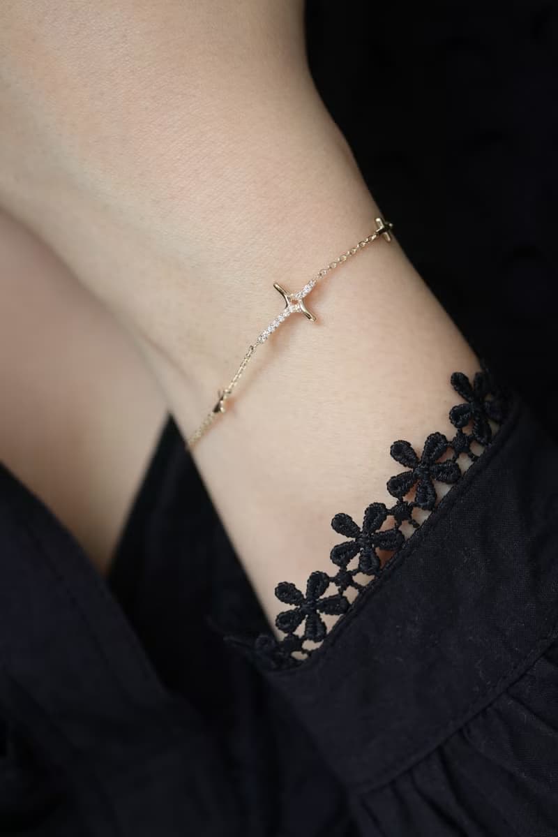 18K 金線條十字架手鍊