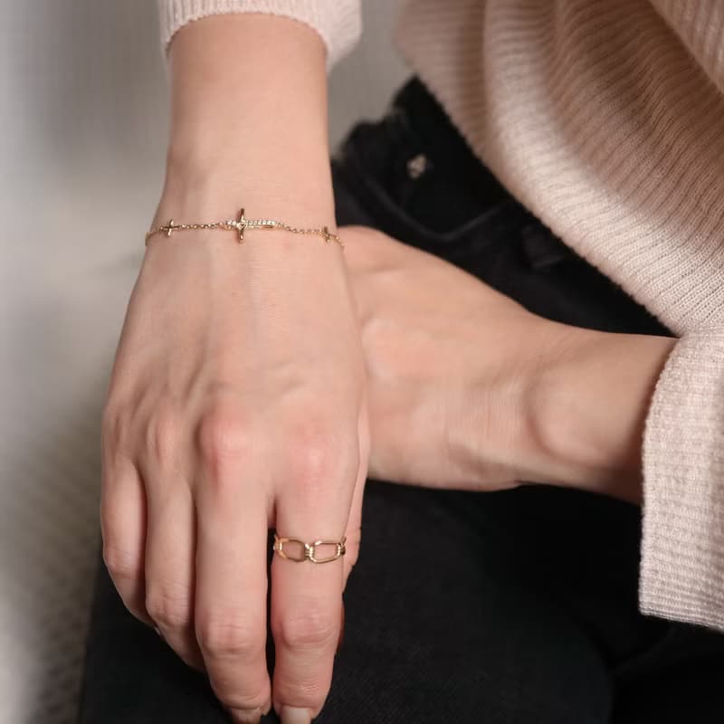 18K 金線條十字架手鍊