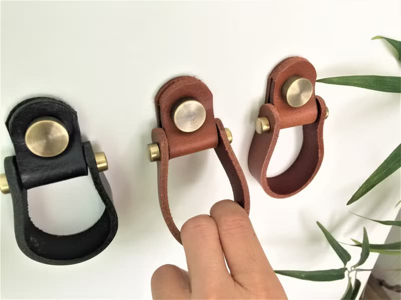 牛皮取手 // 衣櫃 // 櫃體 // 皮革把手 // 系統櫃 // 可訂製