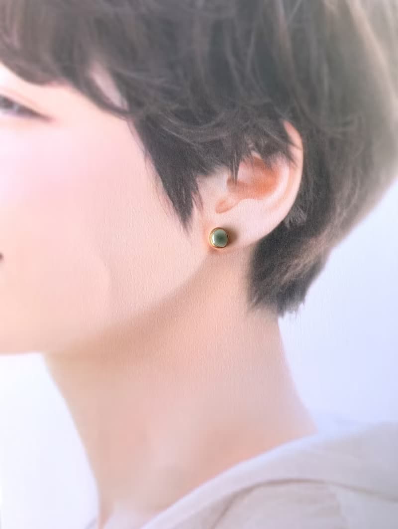 小ぶり 陶器  金継ぎ ピアス イヤリング ノンホールピアス 小さい オフィス ゴールド 金 グリーン 緑 水色 ライトブルー ギフト プレゼント 贈り物