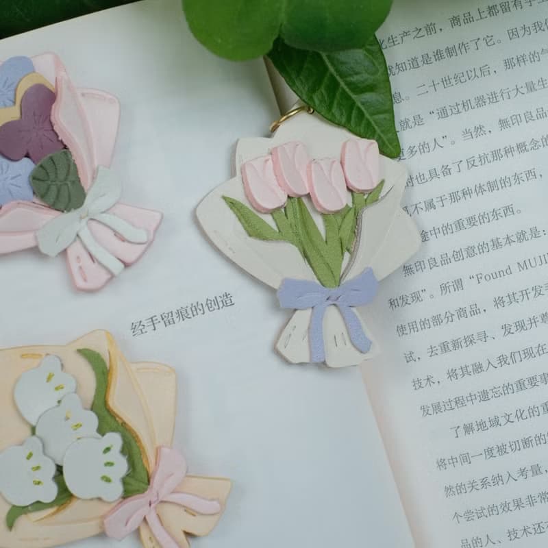 鬱金香三色堇鈴蘭花束包包掛飾