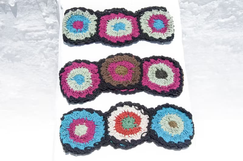 手工棉線編織髮帶/編織繽紛髮帶/手工鉤織髮帶-黑色繽紛彩虹花朵